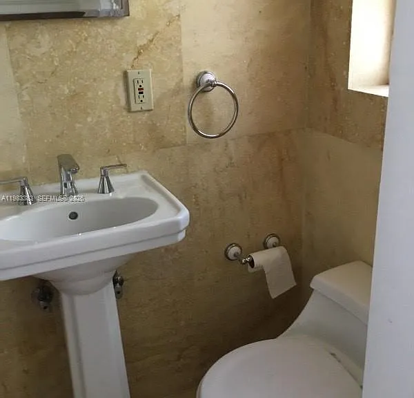 8927 Hawthorne Ave — Photo 21