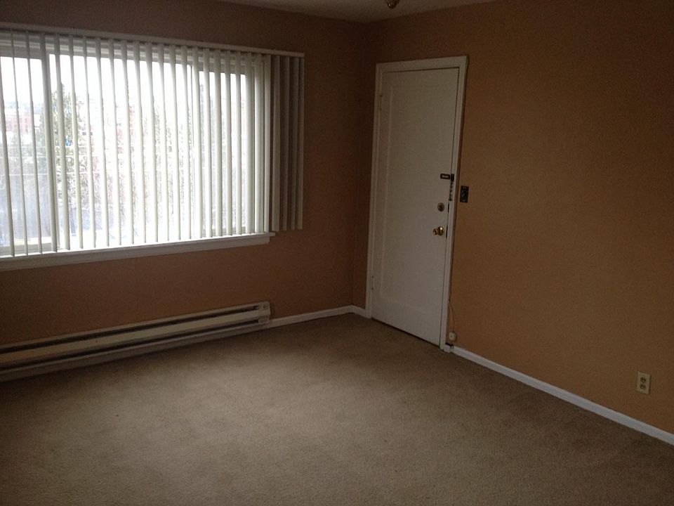 2nd image of 1117 W 5th Ave #5