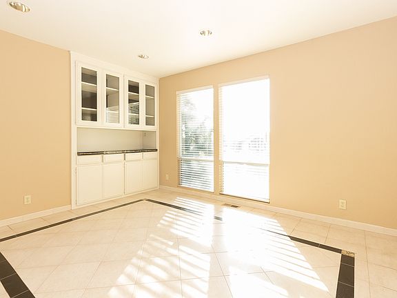3rd image of 9345 Winding Oak Dr