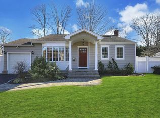 35 Edgewater Ave, Bayport, NY 11705