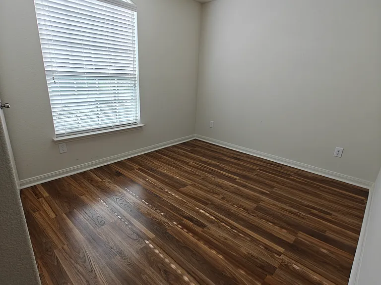2105 Old Harbor Way — Photo 10