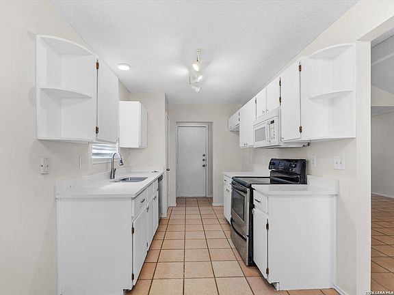 4th image of 6414 Ridgehurst