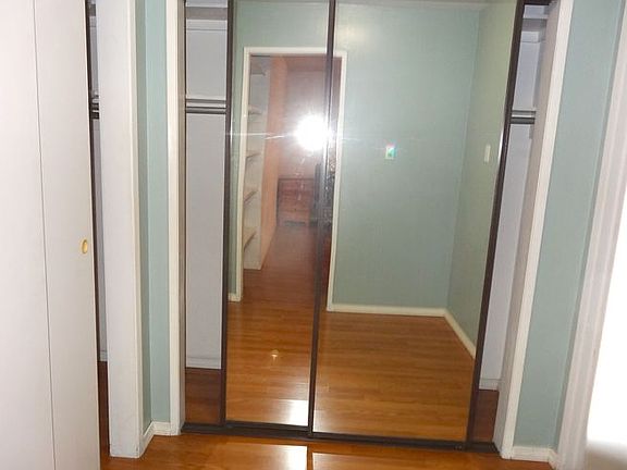 3rd image of 17518 Ludlow St