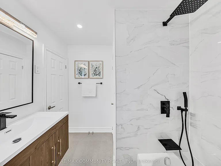 733 Lublin Ave — Photo 10