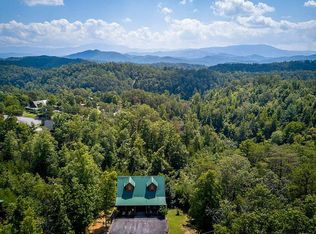 1587 Nicoha Blvd, Sevierville, TN 37876