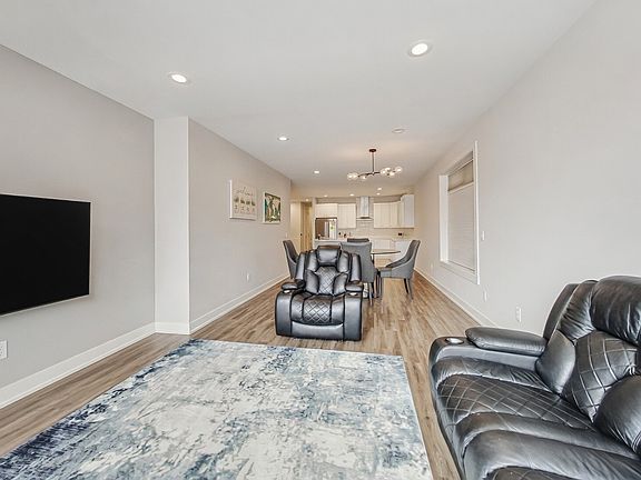 4th image of 2745 N Ashland Ave Unit 1