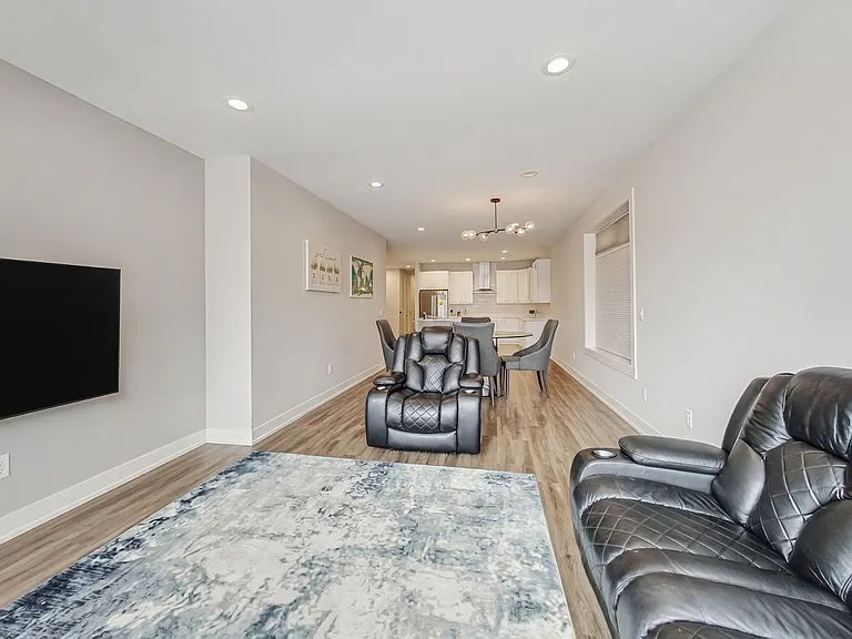2745 N Ashland Ave #1 — Photo 4