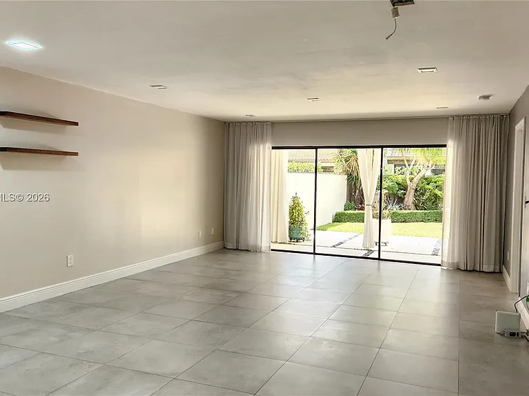 11425 SW 87th Ter — Photo 6