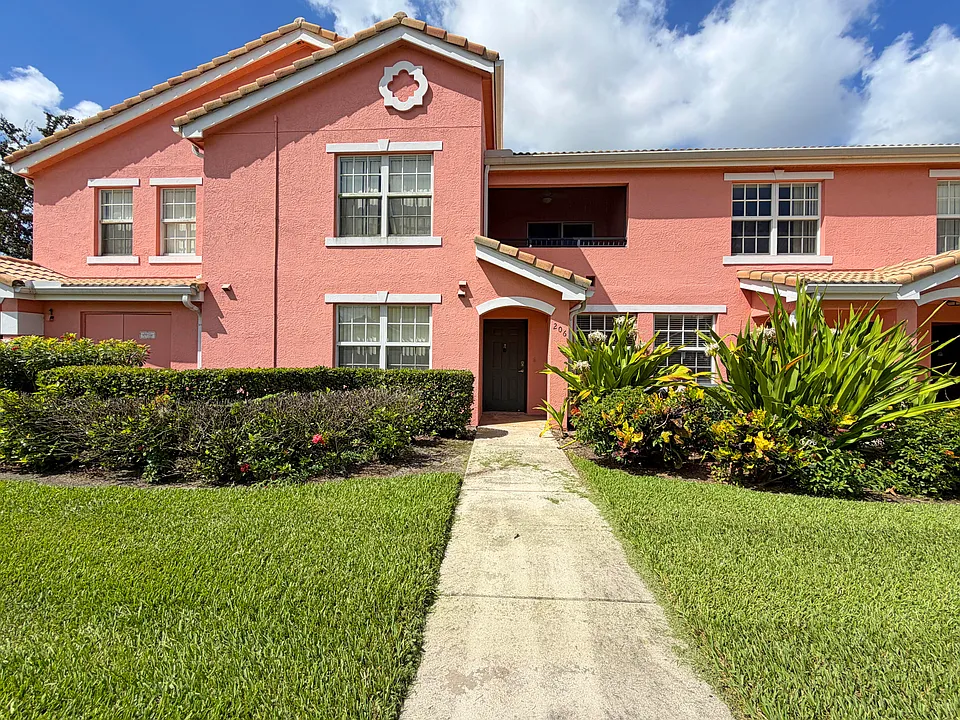 132 SW Peacock Blvd #17-206