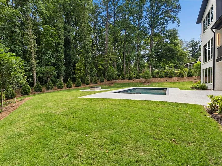 1000 Clementstone Northeast Dr — Photo 36