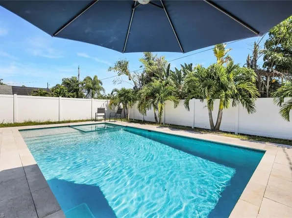 560 99th AVE N, NAPLES, FL 34108