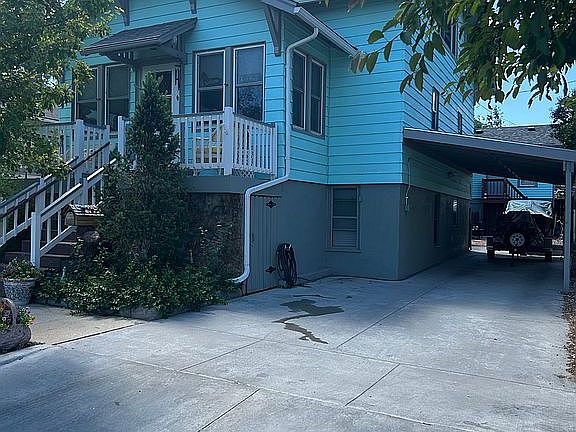 2nd image of 835 E 3rd St