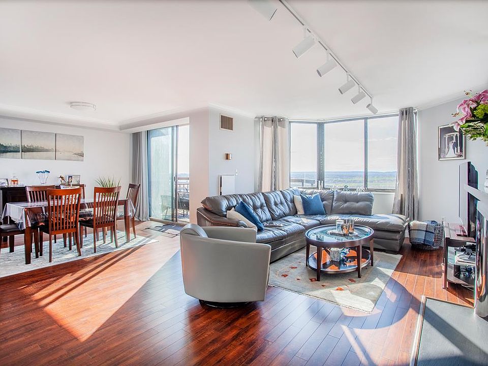 1st image of 2110 Harmon Cove Tower