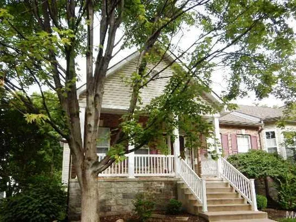 778 Queens Court Pl, Saint Peters, MO 63376