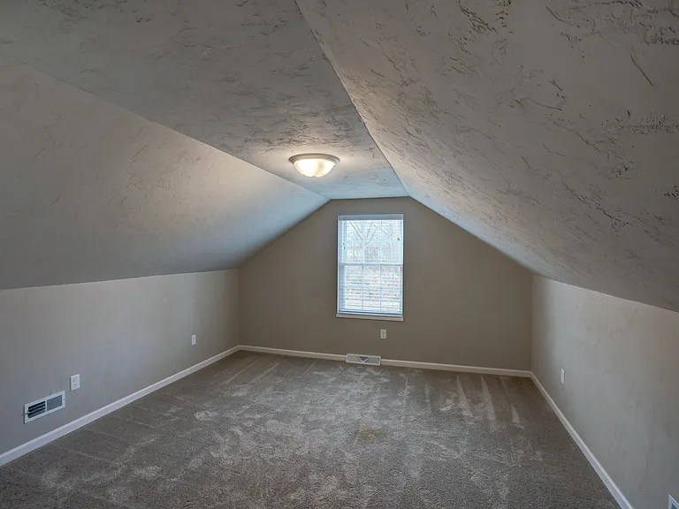 826 Thompson Dr — Photo 23