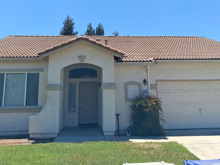 2092 Glory Ct — Photo 1