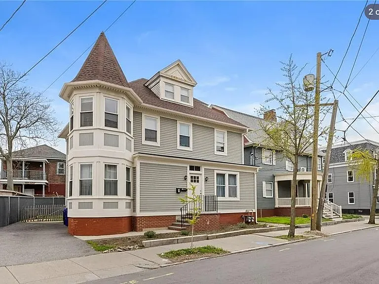 156 Vinton St — Photo 2