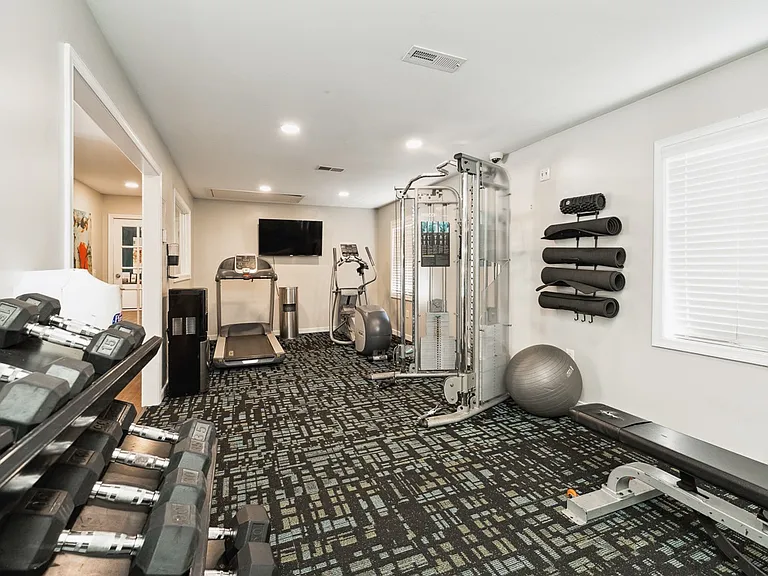 Hyde Park Townhomes — Photo 3