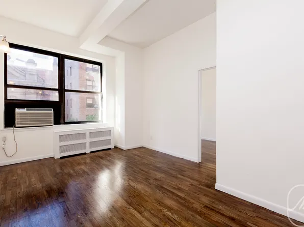 43 West 16th Street image 1 of 7