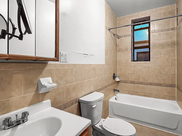 652 W 160th St #3G — Photo 9