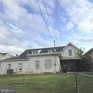 5th image of 803 Forrest St