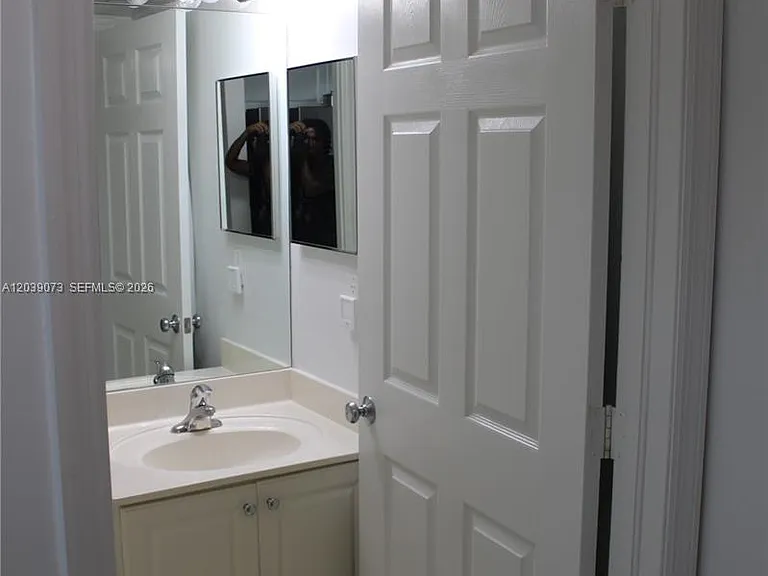 519 E Sheridan St #1082 — Photo 23
