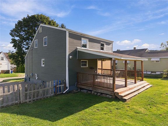 4th image of 3122 Indiana Dr
