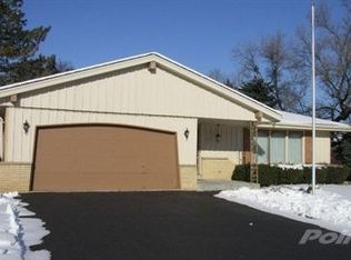 8916 Greenacre Ct, Greendale, WI 53129