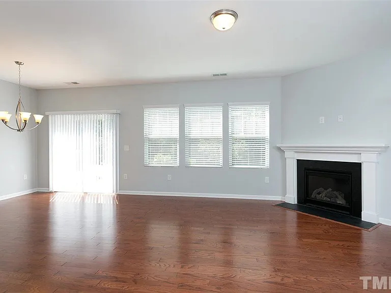 377 Durants Neck Ln — Photo 3