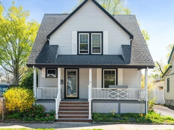 52 Locust St, Lynn, MA 01904