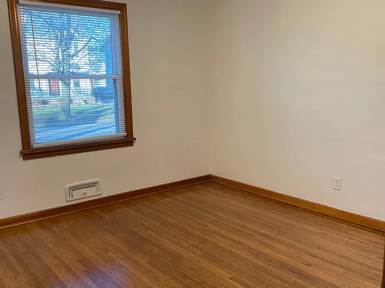 921 Eleanor Ave — Photo 5