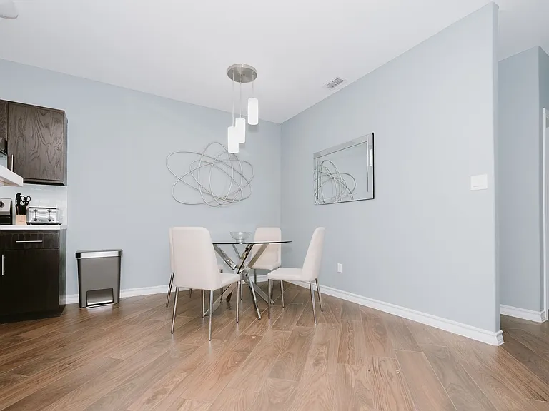 Avery Village Apartments & Townhomes — Photo 16