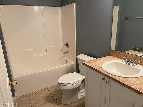 2nd image of 4637-4639 28th St SW