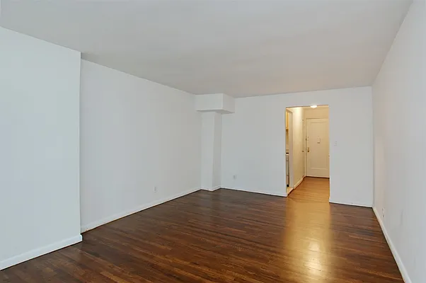 Rented by Corcoran | media 18