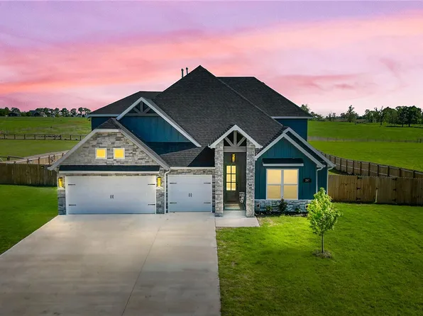 207 Jenna Ln, Gravette, AR 72736