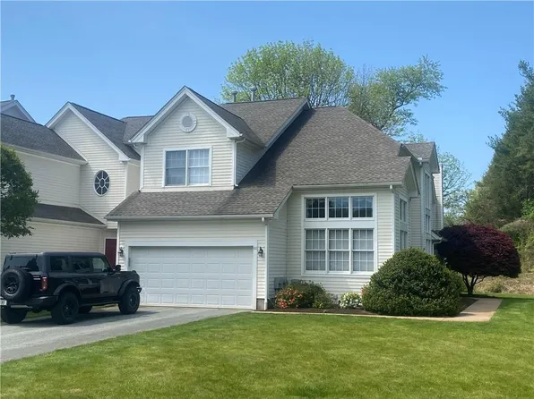 60 Fieldstone Dr, East Greenwich, RI 02818