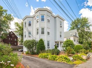 18 Holbrook Ct, Melrose, MA 02176