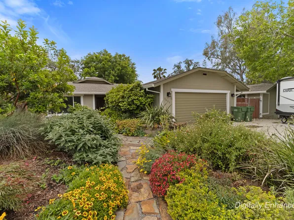 3695 Seneca Ct, Redding, CA 96001