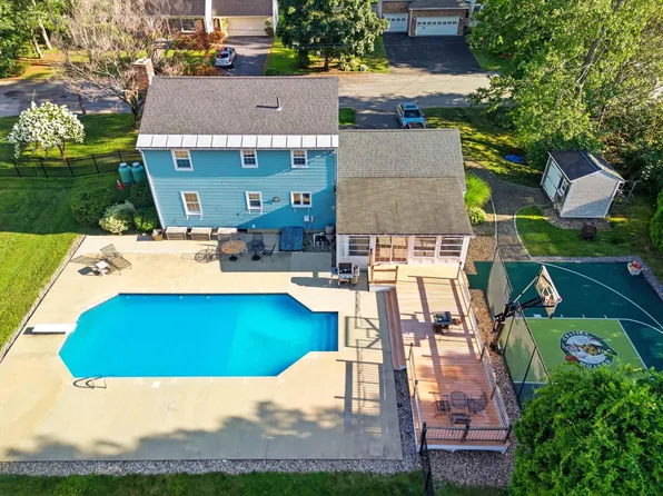 214 Walnut Hill Avenue, Manchester, NH 03104