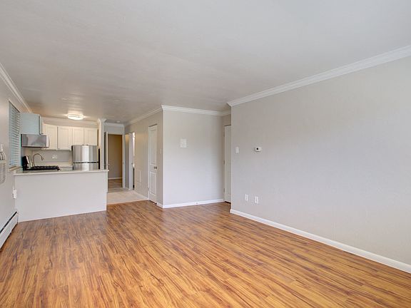 4th image of 1536 Vine St APT 203