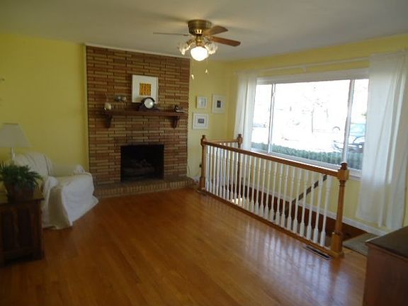 4th image of 10828 E 66th Ter