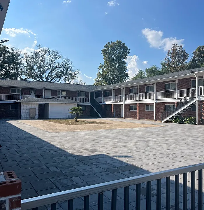 139 McDonnell Ave #19