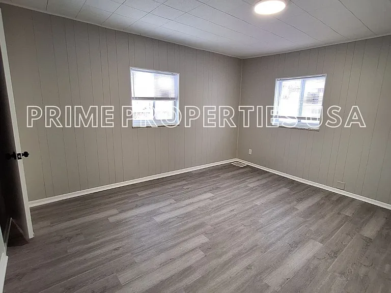 1219 Walnut St — Photo 10