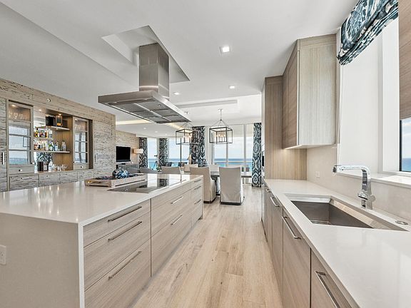 4th image of 3730 N Ocean Drive #10b