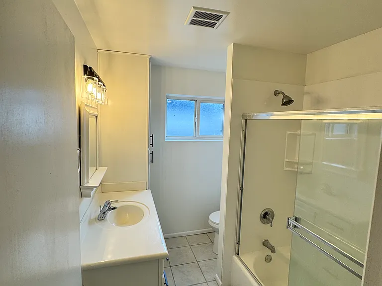 3140 N 6th Ave — Photo 10