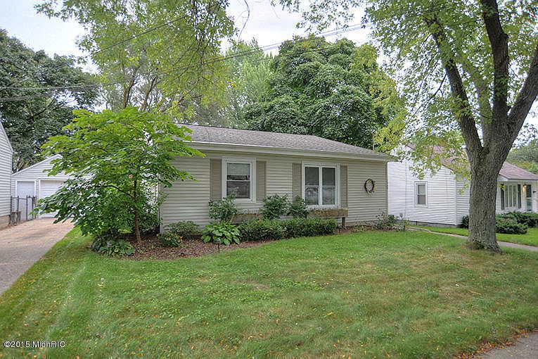 1st image of 1538 Cambridge Dr SE