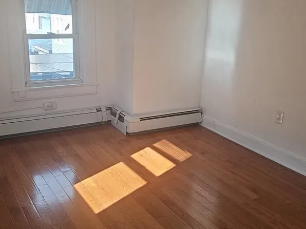 549 Avenue East image 12 of 15