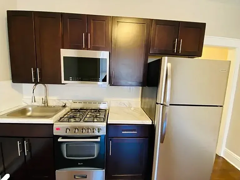 490 Rahway Ave #5C — Photo 1