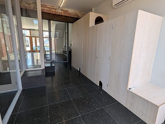 2nd image of 575 Niagara St #1