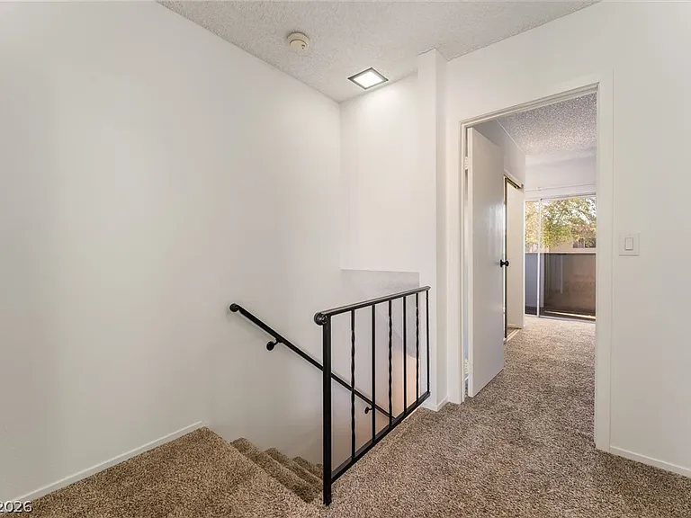 1406 N Jones Blvd — Photo 15